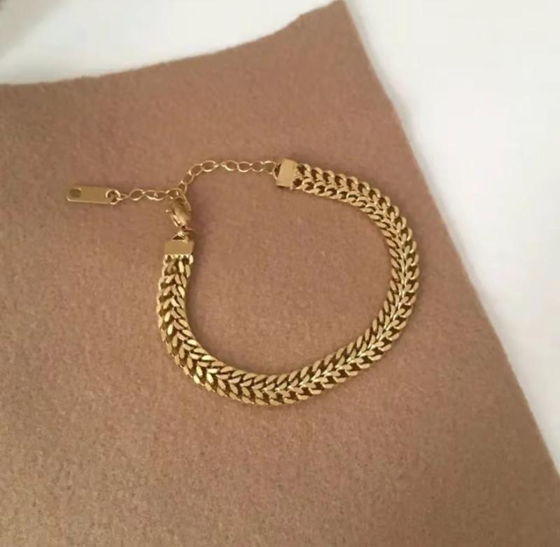Product Introduction of Gelang Tangan Titanium Wanita Elegan Motif Tikar Anti Karat Tidak Luntur Hadiah Bracelets Aksesoris 13