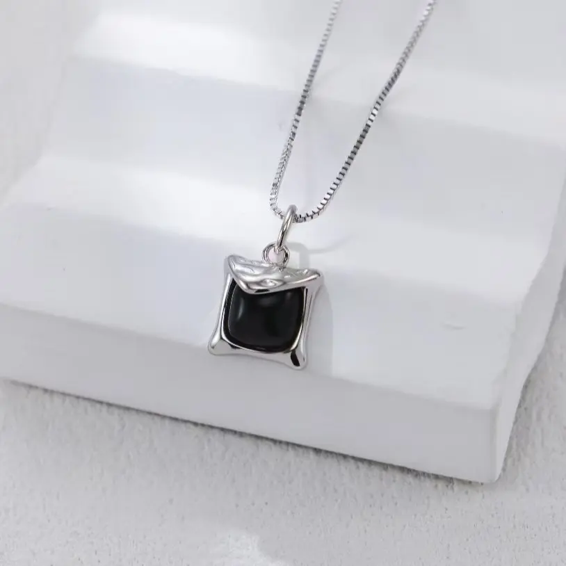 S925 silver Black Onyx necklace, young and fashionable, clean and neat