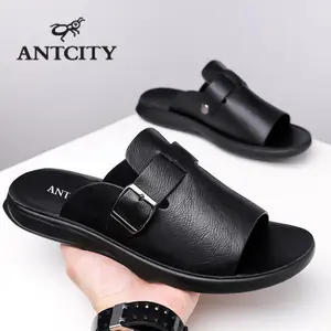 The new men's slippers are fashionable European trend leather one-piece anti-slip sandals, a bestseller
