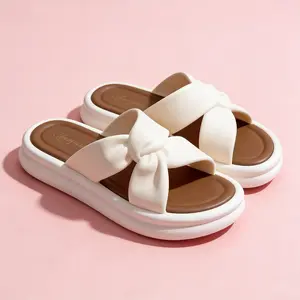 Sandal platform tali silang bergaya baru – pilihan utama untuk pakaian luar ruangan musim panas wanita, sandal jepit terlaris, sandal anti selip.