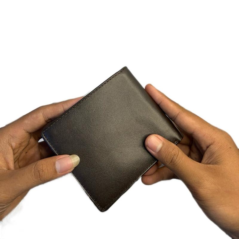[TR 011 PLS] Dompet 3in1 lipat terbuat dari kulit sapi asli motif polos berpori. Tersedia slot kartu dan uang Pria 1