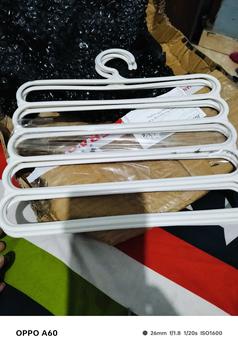 Product Review of HUGO Gantungan Hanger 5 Susun Serbaguna Gantungan Jilbab Gantungan Celana Baju Pakaian Plastik Multifungsi from y**a 1