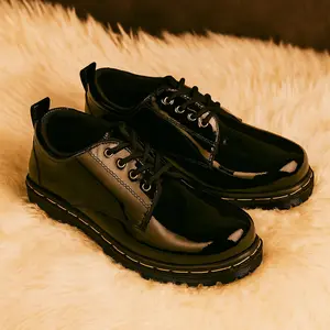 Docmart Sepatu Jumbo 41-45 Kulit Glossy Anti Selip Nyaman Mewah untuk Kerja Kantor & Sekolah dengan Desain Elegan Hitam Pria Wanita Shoes