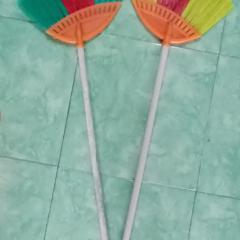 Sapu nilon/ sapu senar dari bahan benang Plastik serabut tebal satu set 6