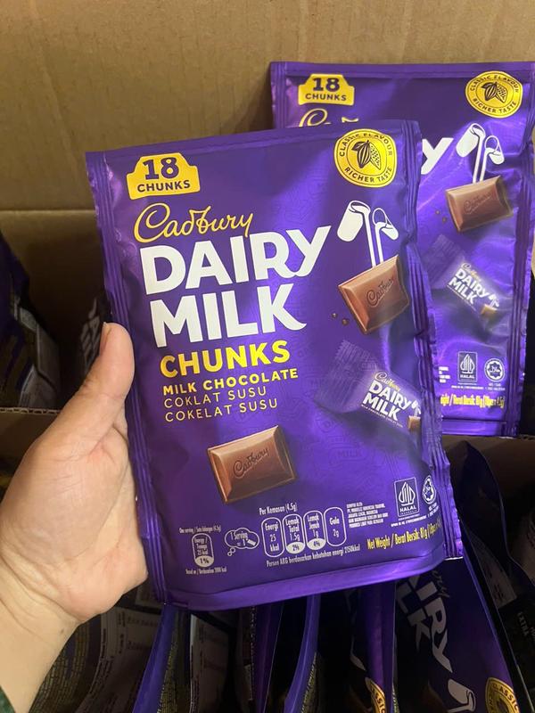  Socola Sữa Dairy Milk Cadbury Chunks Túi 81g   18 thanh  