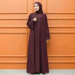 Alana Abaya Kekinian Bahan Ceruty Baby Doll Mix Payet ada tiga warna Burgundy soft Pink dan Grey dengan Desain yang menarik