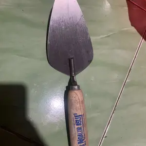 Cetok Atau Sendok Semen Galur Asli Ori Paku Keling 4 Lancip 18cm Perlengkapan Tukang Bangunan dan Proyek Baja Kuat