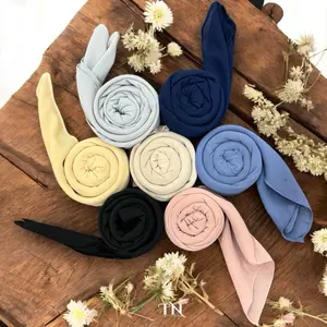 TUTUNAJWA TN  Hijab Segi Empat Polos  Simpel Square Ceruty Basic Nyaman Kerudung