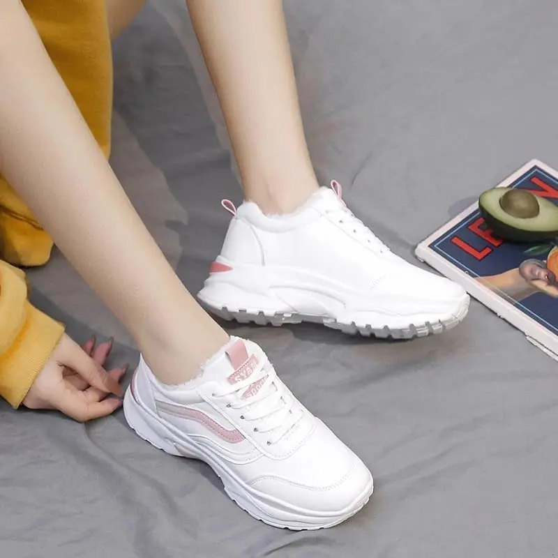 Sepatu sneakers wanita kasual coek