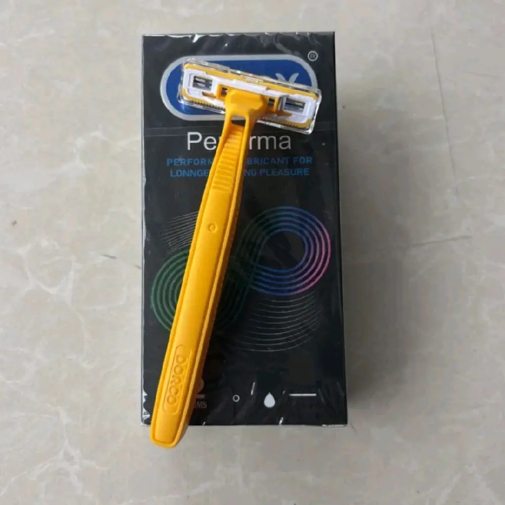 Dao cạo râu dùng 1 lần Uex Performa chính hãng chắc tay thon gọn,phù hợp phái đàn ông thỏa mãn nhu cầu .
