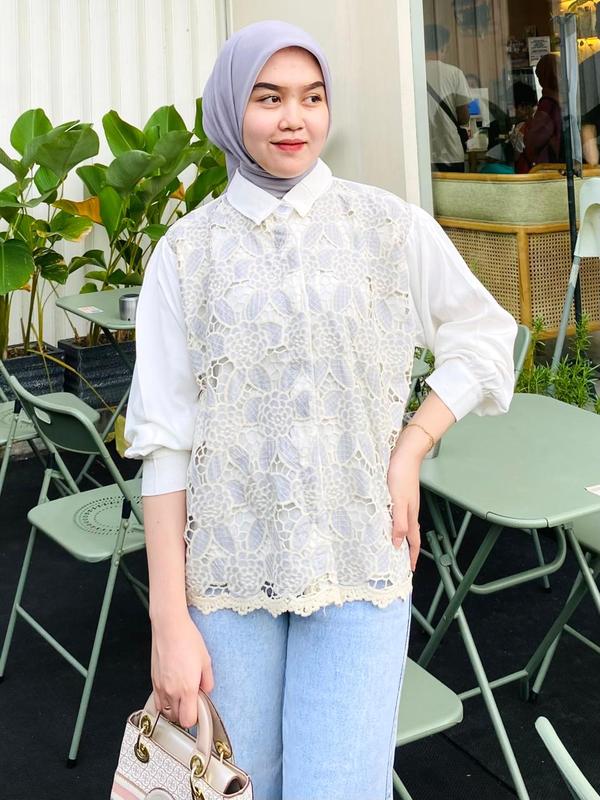Savia Blouse -Basic , Kemeja Burkat Razka outfit 1