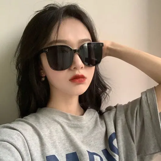 COD ❤️ Kacamata Hitam Korean Fashion / Sunglassess Wanita & Pria Unisex—yy 3