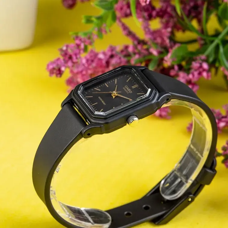Jam Tangan Unisex Casio General LQ-142-1EDF Black Dial Black Rubber Band 4