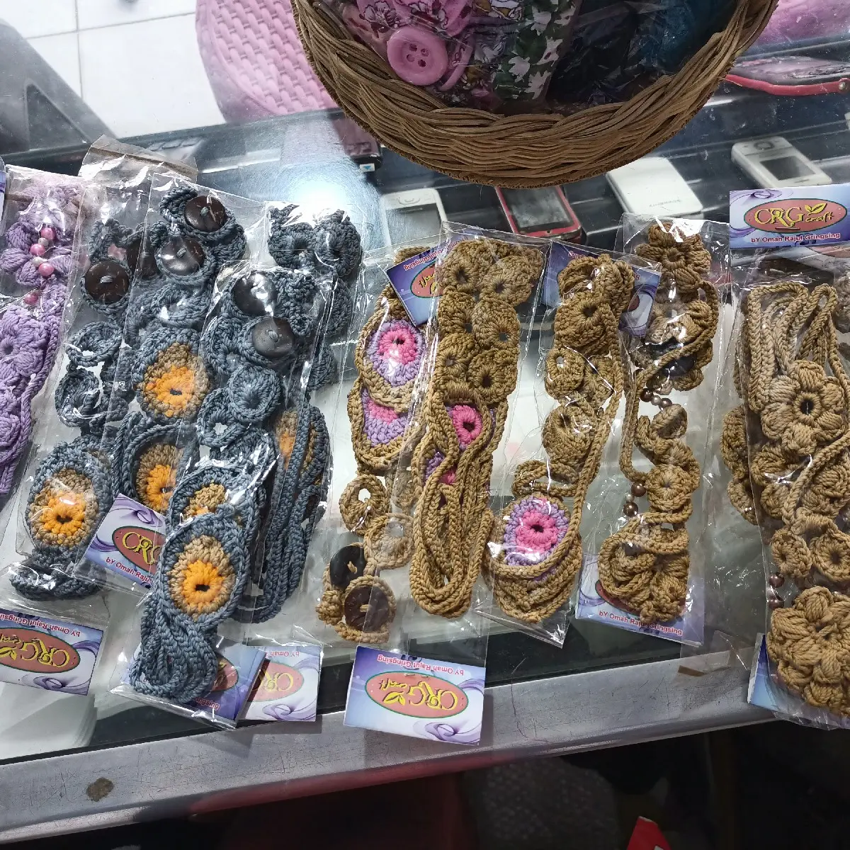 Konektor masker 2 in 1 bahan rajut