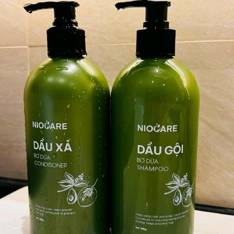 combo dầu gội và xả Bơ dừa (1 chai xã 500ml,1chai gội 500ml) tặng 1 cây lượt chảy đầu