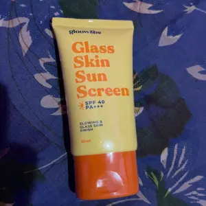 [BEST DEAL]Gloow&be Glass Skin Sunscreen SPF40 PA+++ Hybrid Sunscreen All Skin Type