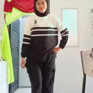 Oneset wanita kombinasi, Stelan wanita kombinasi