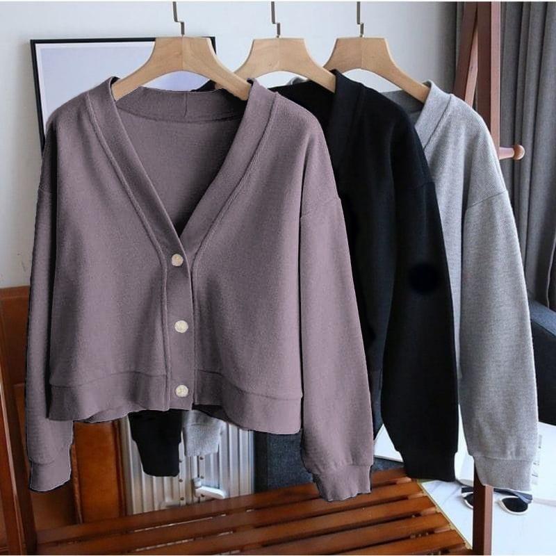 Product Introduction of KAREN CROPE BUTTON SWEATER -SWEATER CROP TOP WANITA KOREAN STYLE TERBARU Atasan Lembut Oversize Fleece Tebal 5