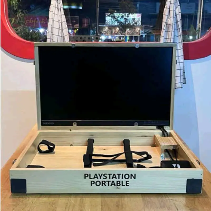 playbox portabel monitor 32 inch 0
