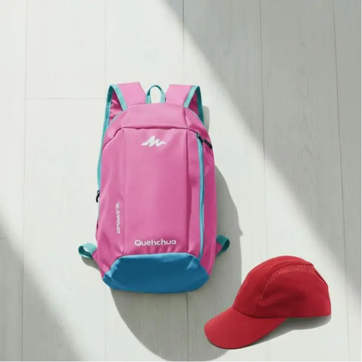 Tas Pink, Topi Merah