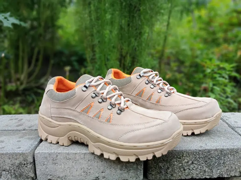Sepatu Safety Pria Wanita Sepatu Gunung Hiking Unisex Sepatu Safety Ujung Besi shoes 2