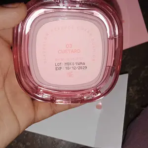 Glad2Glow Perfect cover waterproof cushion dengankandungan skincare mencegah kekusaman dan kulit keringsepanjang hari G2G fondation skin tint Concealer Foundation Wajah foundation cushion anti oksidasi dan tahan lama cushionnya glad2glow