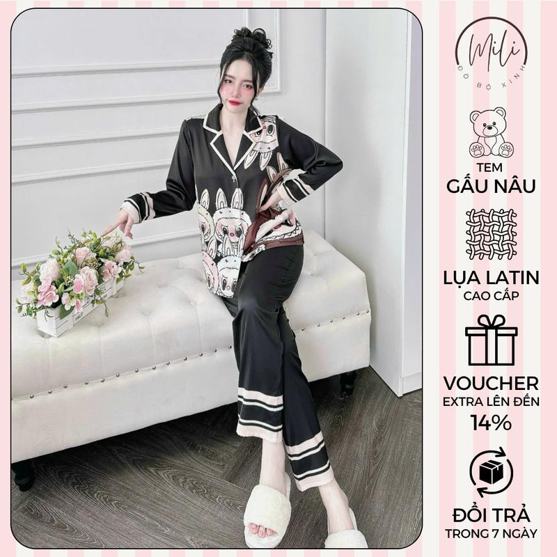   Tem Gấu Nâu  Đồ Bộ Pijama Nữ Big Size MiLi – Lụa Latin Cao Cấp Áo Tay Dài Cổ Vuông Labubu Quần Dài Có Túi Đồ Ngủ Xinh 