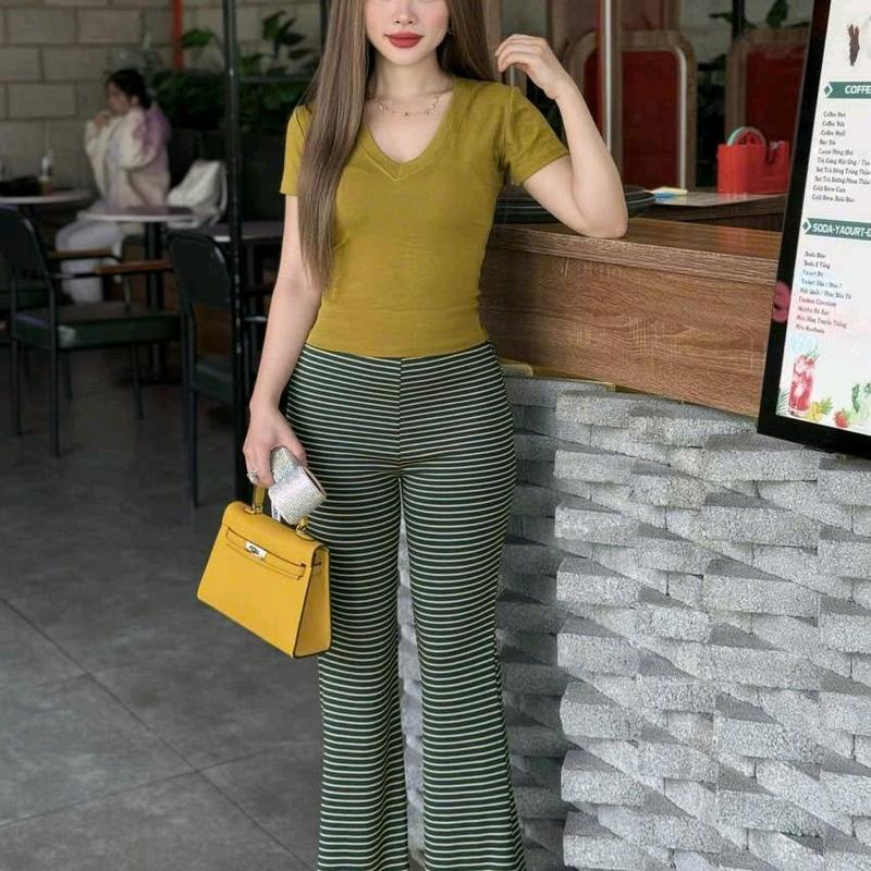 Set Cổ Tim Tay Cộc Chất Borip Thai Màu Dưa Cải Phối Quần Loe Sọc Ngang Đen Không Túi 40/60kg 3