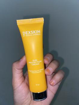 Product Review of DEXSKIN BY DERMA EXPRESS Suncreen protection Cream ( Aesthetic Clinic of the year in Asia Pacific) from L**h 0