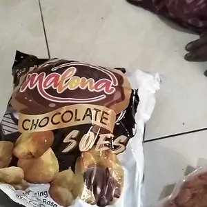 COD Halal Soes Coklat Cokelat/strawberry / mix rasa/halal Kue Sus Kering Isi soes coklat lumer 1 kg （Cemilan keluarga, cocok untuk dewasa dan anak-anak） Chocolate Food Makanan Snack Manis soes cokelat 1 kue soes coklat Toples Biskuit