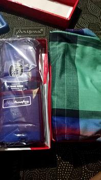 Product Review of 100% original sarung gajah duduk asia / Musantaraa ( dos merah kotak) from u**6 0