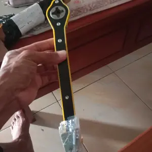 Kunci pas dongkrak / kunci dongkrak mobil free adaptor