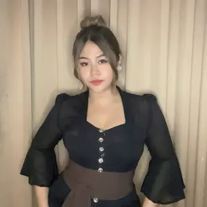 Kebaya jadi serat terompet kancing mutiara