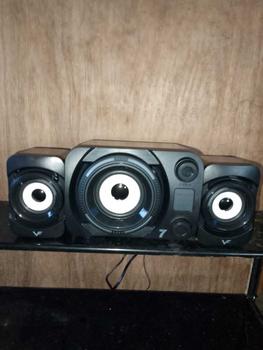 Product Review of Vinnfier VF ECCO 3 BTU Bluetooth Stereo Sound Speaker 7 Color Pulsating LED Lights with FM Radio Micro SD card & USB slot Audio Power Attack Titan from 🦦**ل 0