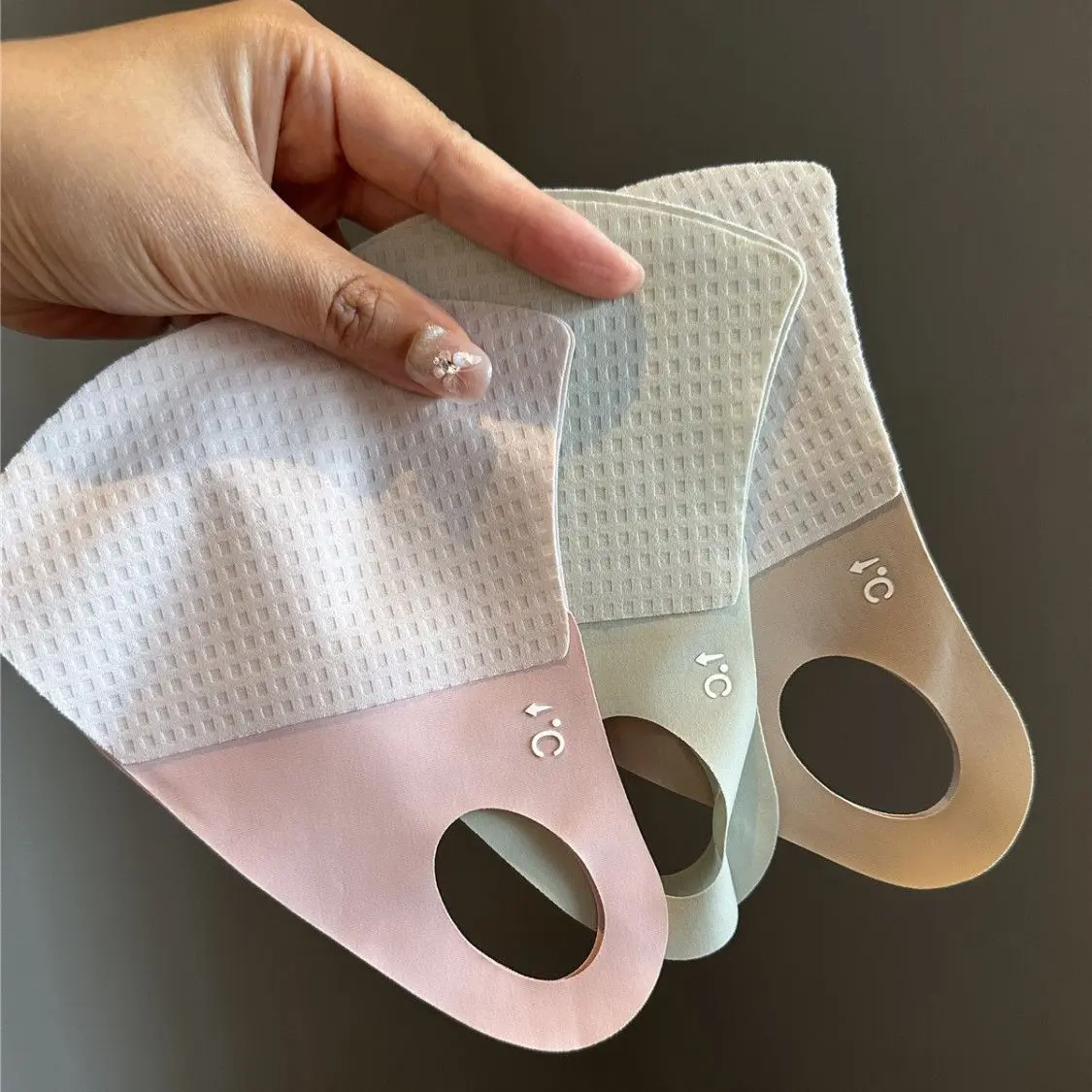 Ice Silk Breathable and Traceless Honeycomb Mask, Sun Protection Mask, UV Protection for Women, High Beauty, Summer Sunshade Face Gini