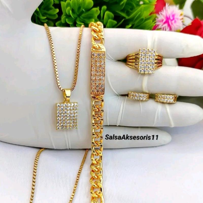Aksesoris Wanita Dewasa Satu Set Lengkap Terbaru Set Perhiasan Elegan Kalung Cincin Anting Gelang 0