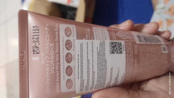 Product Review of SENKA Perfect Whip Gentle Rose Facial Foam 100gr - Mengandung Hyaluronic Acid Membersihkan Wajah from S**🦄 1