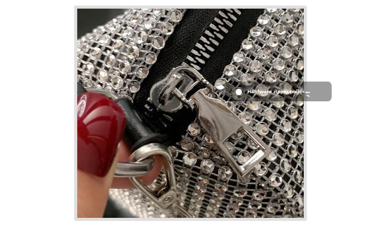 Product Introduction of Popular Makeup Bag Handheld Women's Bag Autumn/Winter New Style Bag Women's Fashion Chain Diamond Single Shoulder Crossbody Bag Women 3