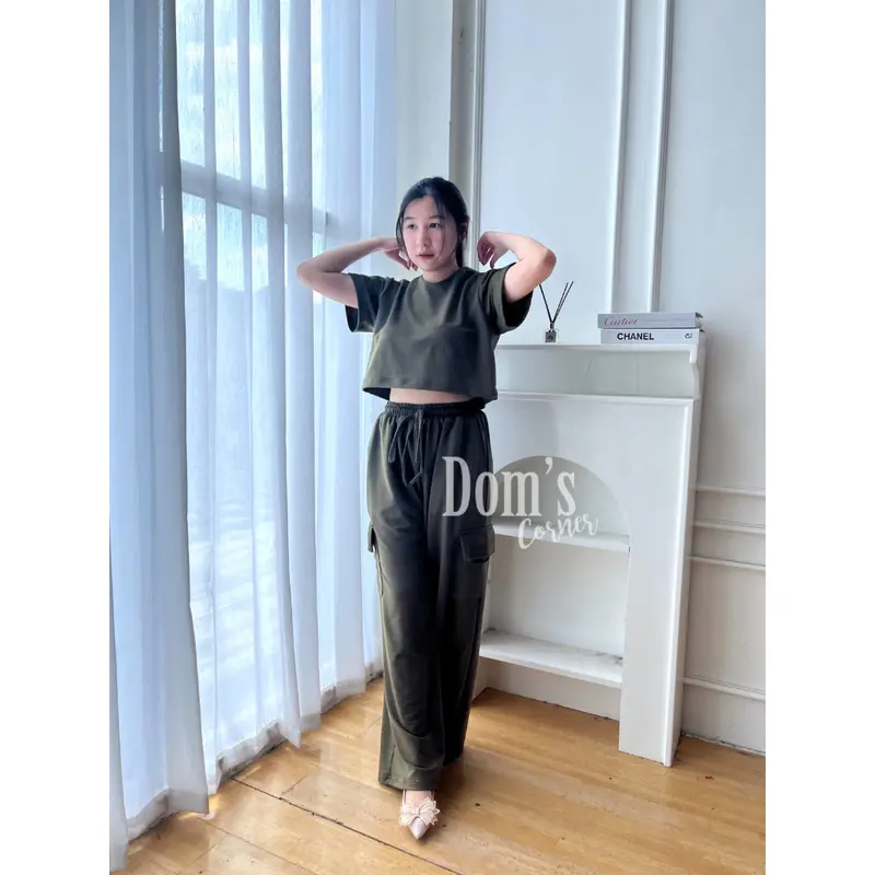Domscorner - Ji-Yu Cargo set - celana cargo - atasan crop top - basic shirt - basic tee - kaos polos - set ala korea - baju ala korea - cargo pants Karet Katun 6