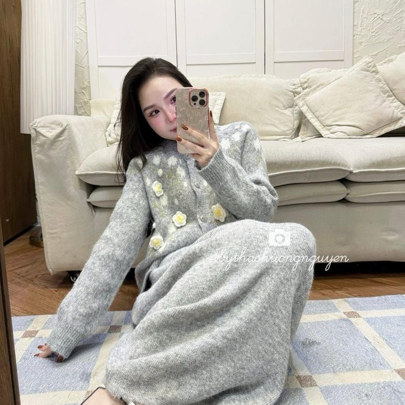 Set áo + chân váy - Áo khoác len cardigan thêu hoa cúc cài khuy phong cách vintage DƯỚI 80kg