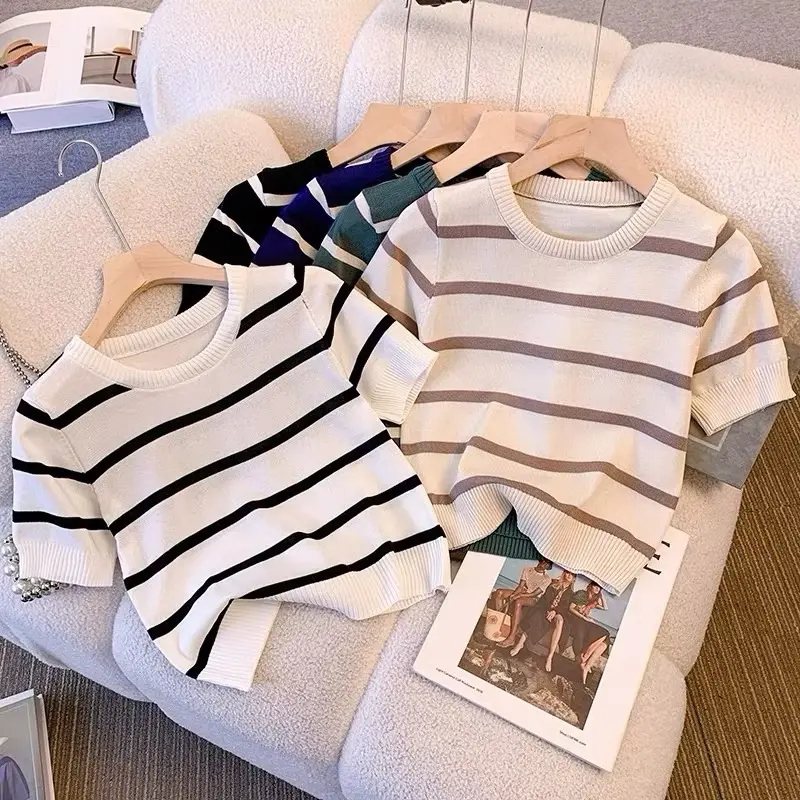 B020-Atasan wanita crop top rajut salur lengan pendek round neck