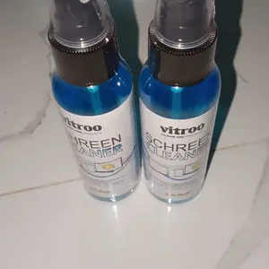 Vitroo Pembersih Layar Kaca Hp Laptop Anti Kuman Bakteri Schreen Cleaner AntiBacterial 60 ml Cairan