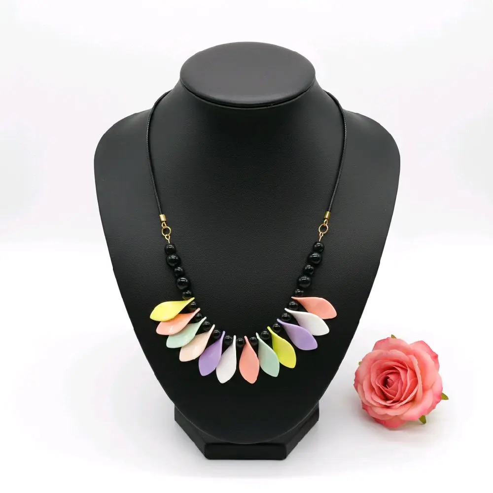 Kalung Wanita Warna Simple Lucu Bahan Mutiara Sintetis Tali Kulit Sintetis Akrilik Panjang Sesuai Request Gratis Tambahan Panjang