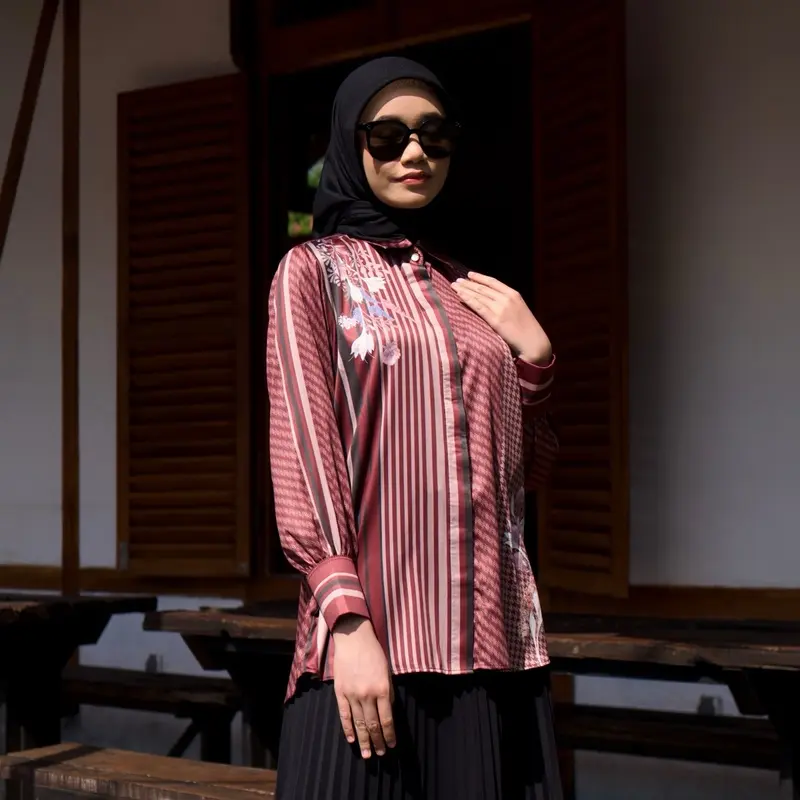 GABRIAL ALMA SHIRT Atasan Wanita Exclusive Monogram Printed Limited Gabrial Hijab top Silk Silky Glow Kancing Cantik kantor kasual timeless stripe fashion 4