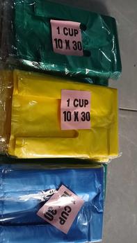 Product Review of Kantong Plastik Kresek HD 1 Gelas 2 Gelas Saola Warna / HD Kantong 1 Cup & 2 Cup / Kantong Plastik Juice Gelas Pop Ice Teh Poci isi 90gr from u**1 0