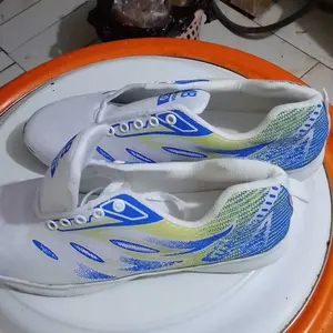 Sepatu Sneakers Hitam & Abu-abu Pria & Wanita Olahraga Lari Kasual Casual Running Shoes Size 39-43 Insole Nonslip Desain Lentur