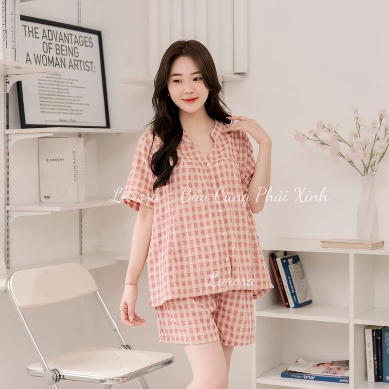Bộ Đồ Bầu Cổ Tàu Mẫu Mới Mùa Hè 2025 Larosa Mặc Nhà Và Sau Sinh Chất Liệu Caro Labee Cao Cấp Mềm Mát - LA021B Váy Bầu Đầm Bầu