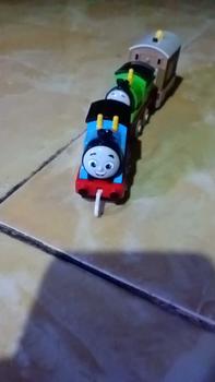 Product Review of Thomas and Friends Push Along Metal and Plastic Engine Trackmaster from Fisher Price Original / Mainan Anak Diecast Kereta Api Tomas from T**S F**R A**🚂 1