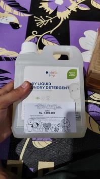 Product Review of Kiddiejoy Baby Liquid Detergen Bayi / Baby Laundry Detergent Liquid 1000 ml Eco-friendly from z**n 0
