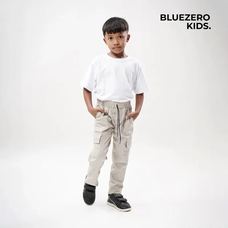 BLUEZERO KIDS Celana Panjang Anak Premium Model Cargo Usia 2 Tahun Sampai 13 Tahun Bahan Katun Twill Streatch Mulur Warna Hitam, Warna Cream, Warna Coklat, Warna Abu Tua, Warna Grey 3